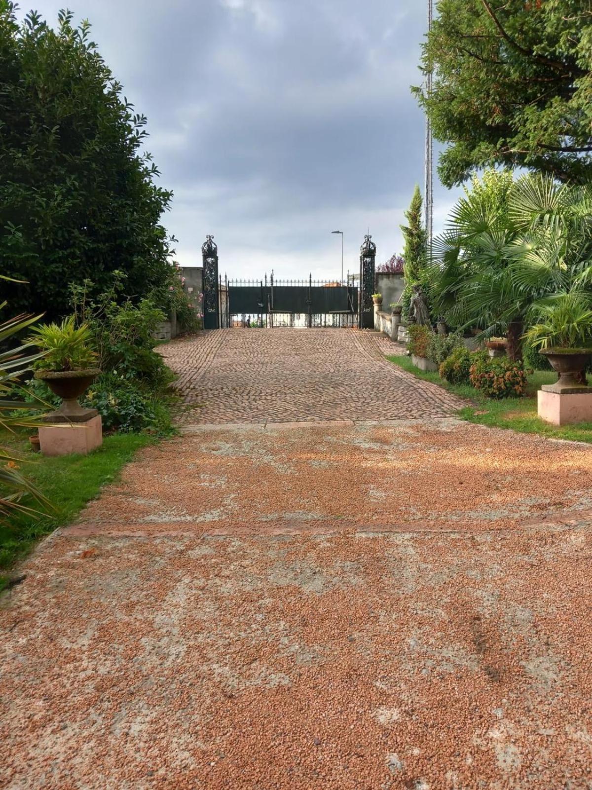 Arcisate Villa Sapi מראה חיצוני תמונה